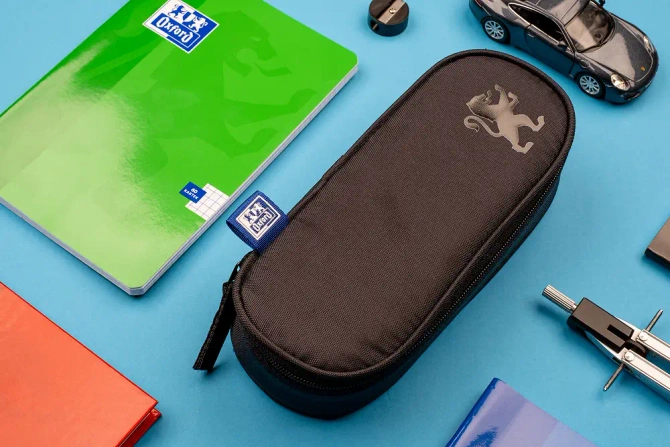 Piórnik kosmetyczka etui usztywniany z klapką czarny SCHOOL OXFORD