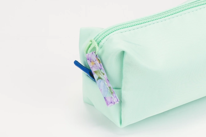 Piórnik kosmetyczka etui saszetka miętowy kwiatki flowers OXFORD