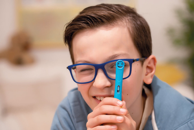 Ołówek Griffix 2 nauki pisania Praworęczny +3 wkłady Fresh Blue PELIKAN