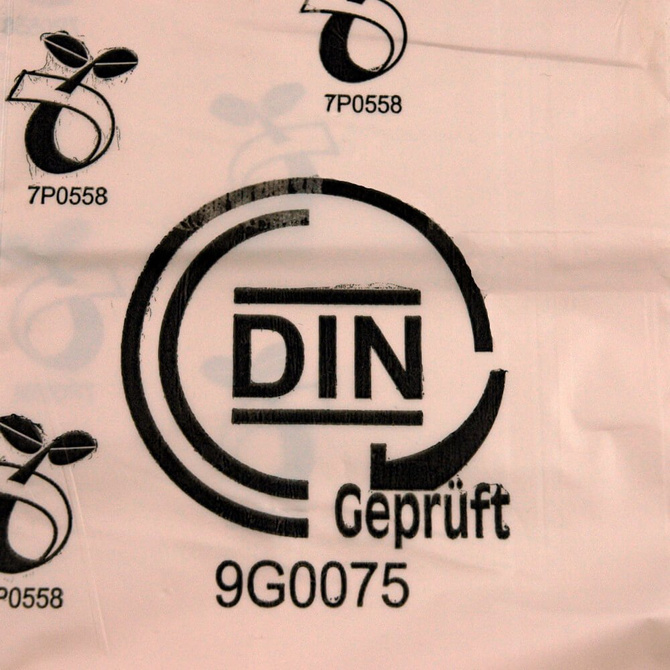 Worki biodegradowalne kompostowalne ATEST 120L 300 sztuk 30 rolek SIPEKO